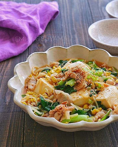 小松菜と豆もやしと豚バラの豆腐あんかけ煮﻿