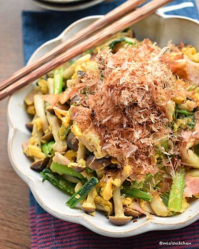 小松菜としめじのオイバター炒め