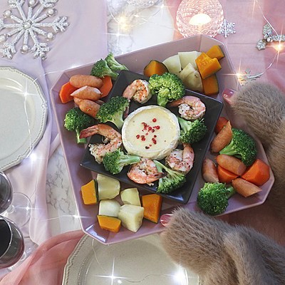 レンジでチン！！丸ごとカマンベールのチーズフォンデュ