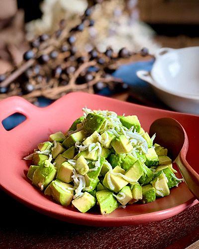 アボカドとシラスの和風レモンマリネ