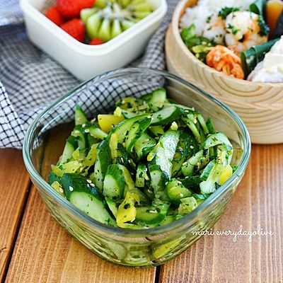 3分・きゅうりと甘口たくあんの即席漬け若菜漬け