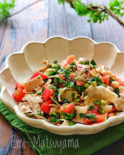 ゆで豚のトマトニラだれ和え【さっぱりなのにスタミナ満点】﻿