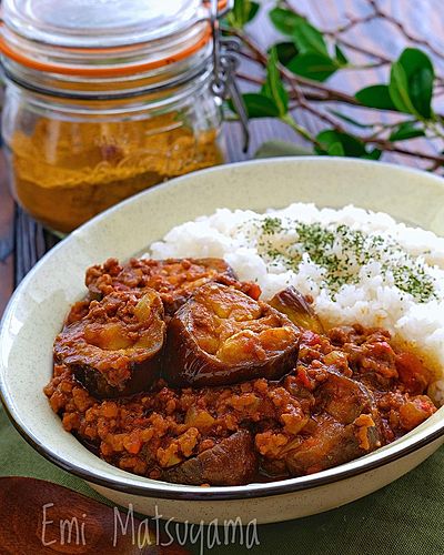 ルー不要！簡単！なすとひき肉のトマトカレー