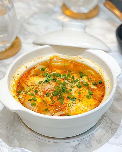 キムチーズ煮込みうどん