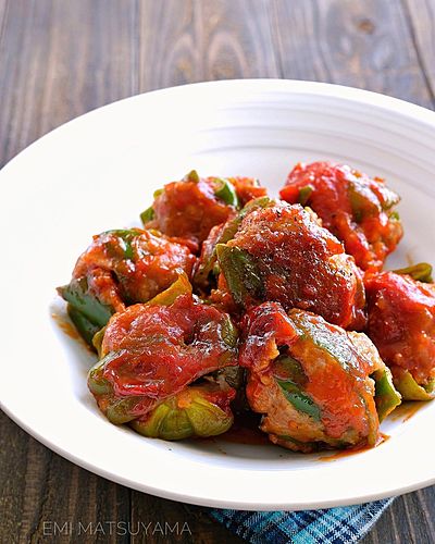 食べたらビーマンの肉詰め！ゴロゴロピーマンの豚バーグ﻿