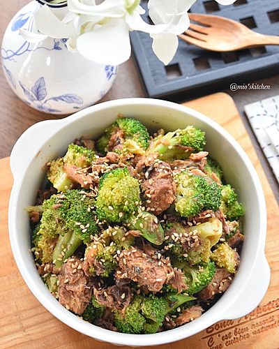 ブロッコリーと鯖の和え物