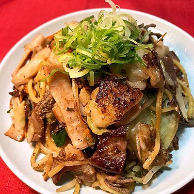 旨塩ホルモン焼きそば