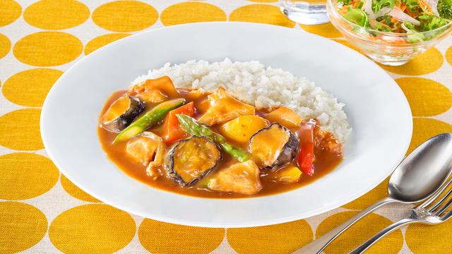 アレンジいろいろ!炒めてつくる夏カレー特集