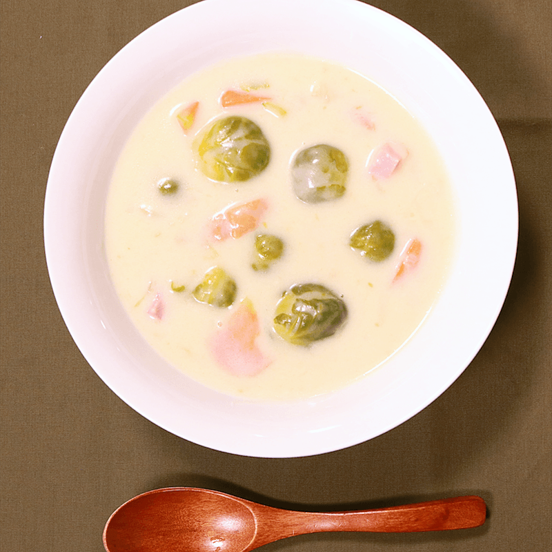 洋梨のベーコンと芽キャベツのサラダのレシピ