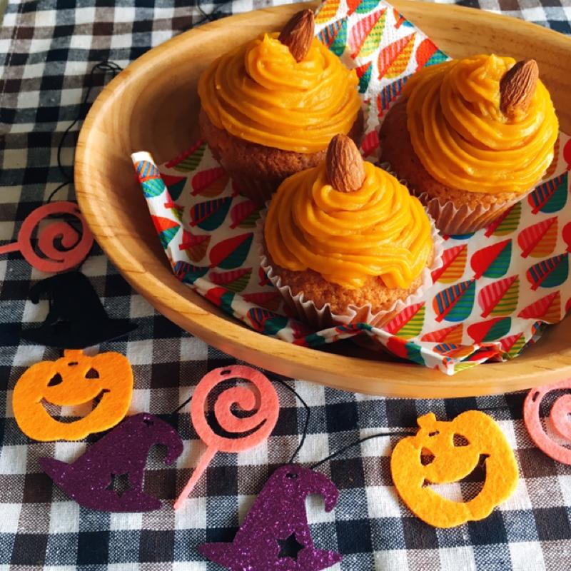 ハロウィンに！かぼちゃのカップケーキ 作り方・レシピ | クラシル
