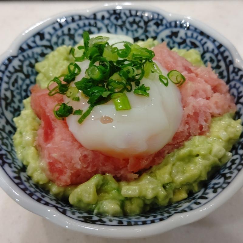ねぎとろとアボカドの一口タルタル 作り方・レシピ | クラシル