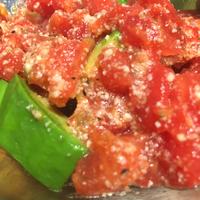 簡単 トマトとアボカドのブルスケッタ 作り方 レシピ クラシル