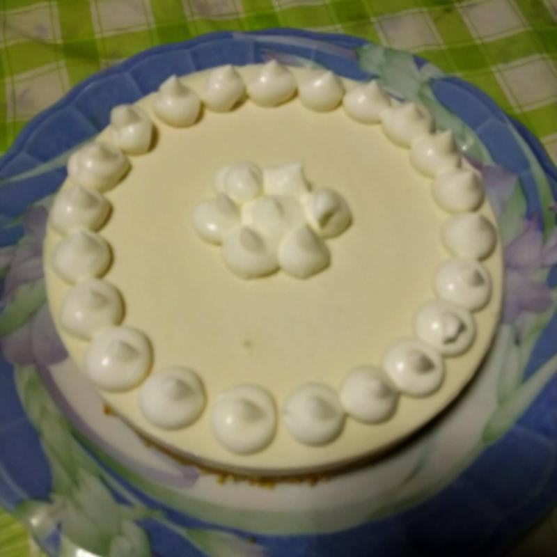 ヨーグルトでさっぱり レアチーズケーキ ブルーベリージャム添え 料理レシピ動画サービスのクラシル