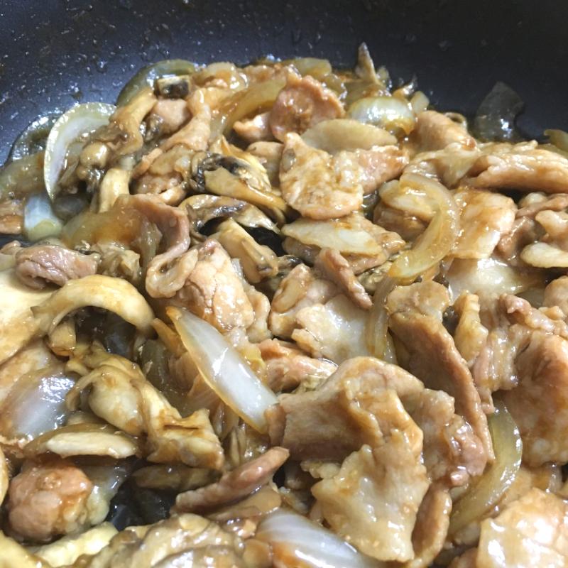 豚バラ肉のニンニク醤油炒め 料理レシピ動画サービスのクラシル 豚バラ肉のニンニク醤油炒め 料理レシピ動画サービスのクラシル