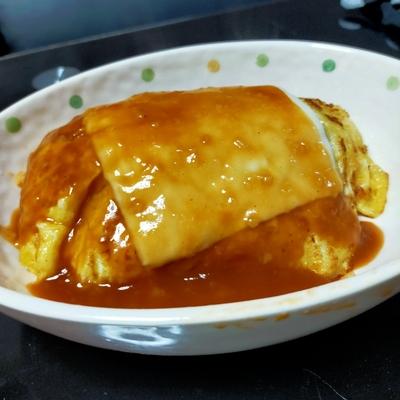 デミグラスソースたっぷりオムライス 料理レシピ動画サービスのクラシル