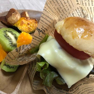手作りバンズで かわいいミニハンバーガー 作り方 レシピ クラシル