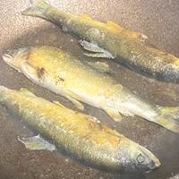 フライパンで焼く アユの塩焼き 作り方 レシピ クラシル
