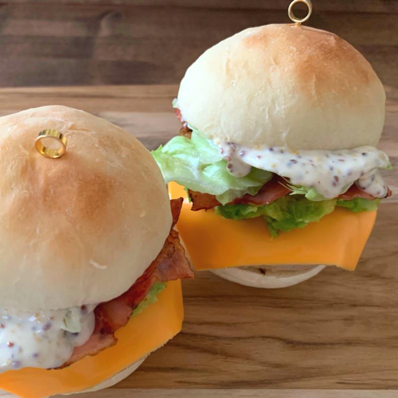 定番 ベーコンレタスバーガー | クラシル