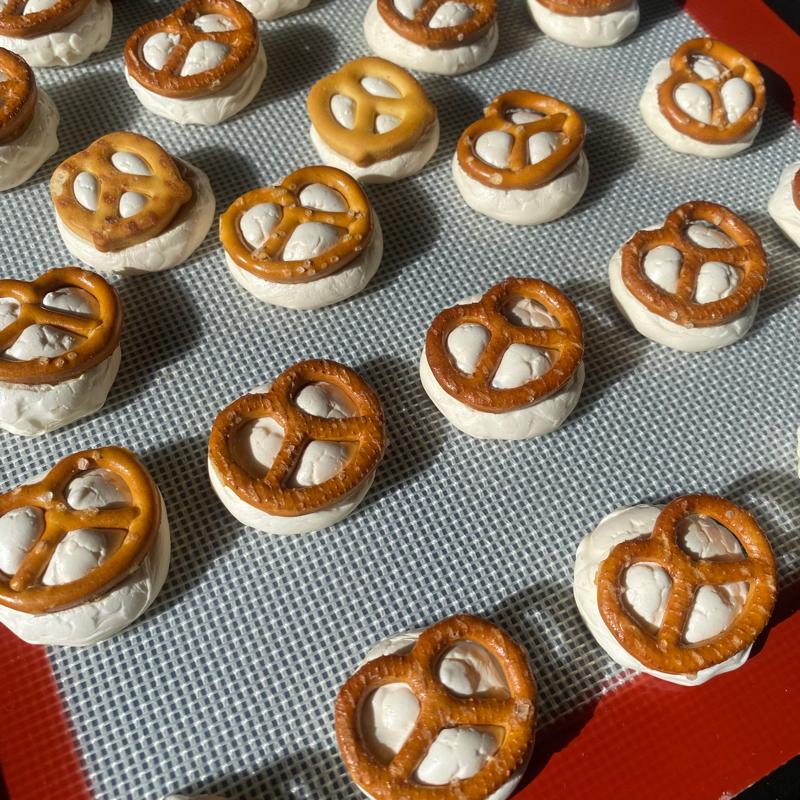 ザクザクプレッツェルメレンゲクッキー 作り方・レシピ | クラシル