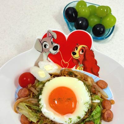 目玉焼きのせソース焼きそば | クラシル