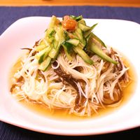 さっぱりと!もずくと梅きゅうの冷製パスタ
