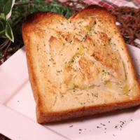 朝食にピッタリ!贅沢チーズフォンデュトースト