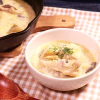 スキレットで作る 鶏肉とマッシュルームのクリーム煮
