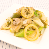 さっぱり美味しい!豚肉のねぎ塩レモン炒め