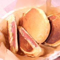 発酵いらず!ホットケーキミックスで桜あんぱん風