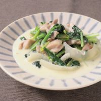 鶏肉と小松菜のクリームブルーチーズ煮