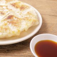 さっぱりジューシー!トマトとシソの三角餃子