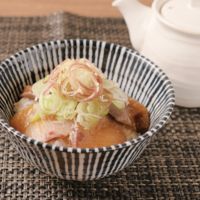 出汁香るはまちのお茶漬け