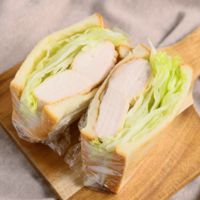 ハニーバターチキンのボリューミーサンド