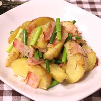 ニンニクの芽とじゃがいものハーブソテー