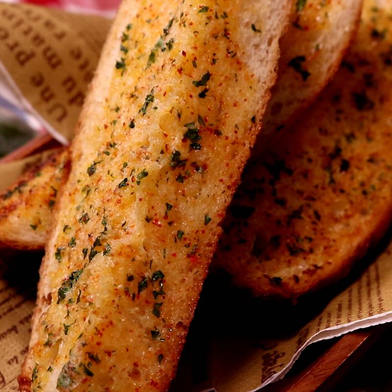 ガーリックトースト 作り方 レシピ クラシル