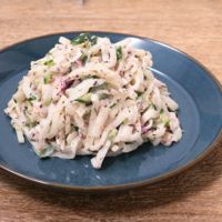 赤しそとおかかの大根サラダ