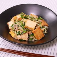 簡単さっぱり!厚揚げとかいわれのごまポンサラダ