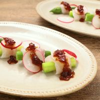 アスパラガスと鯛のポン酢ジュレがけ