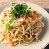 お酒のあてに 塩辛焼きそば