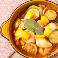 スペイン風チキンのトマト煮