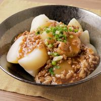 じゃがいもと豚ひき肉のそぼろあんかけ