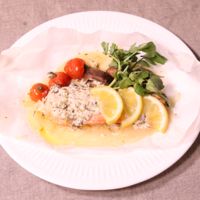 クレソンバターがたまらない鮭のパピヨット