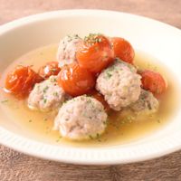 ミニトマトと肉団子のころころコンソメ煮