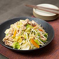 パパにもおすすめ！やみつき肉野菜炒め | クラシル