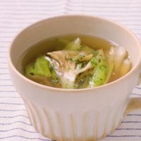 キャベツたっぷりコンソメスープ