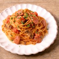 ミニトマトでフレッシュ チーズナポリタン