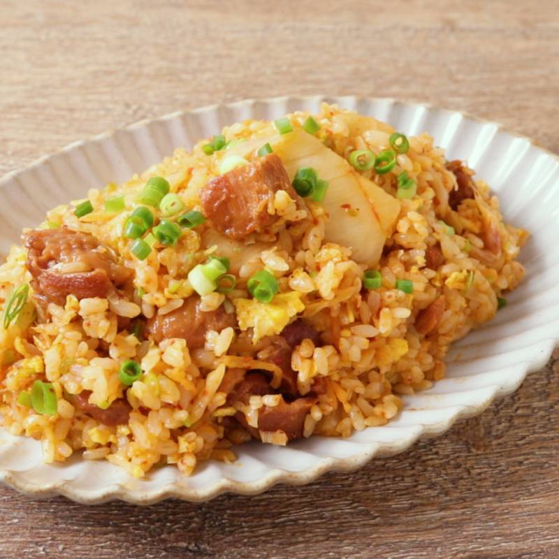 焼き鳥缶のピリ辛キムチチャーハン 作り方・レシピ | クラシル