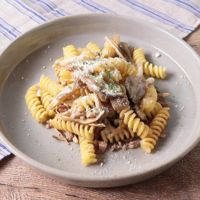 きのこと豚ひき肉のフジッリ