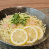 えびと三つ葉のさっぱりラーメン レモン風味