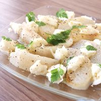 焼き梨とモッツァレラチーズのサラダ